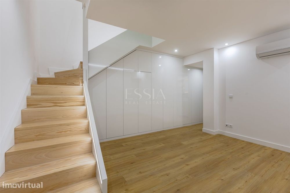 TO Duplex Centro Baixa Porto | T0 Faria Guimarães Metro Pronto Habitar