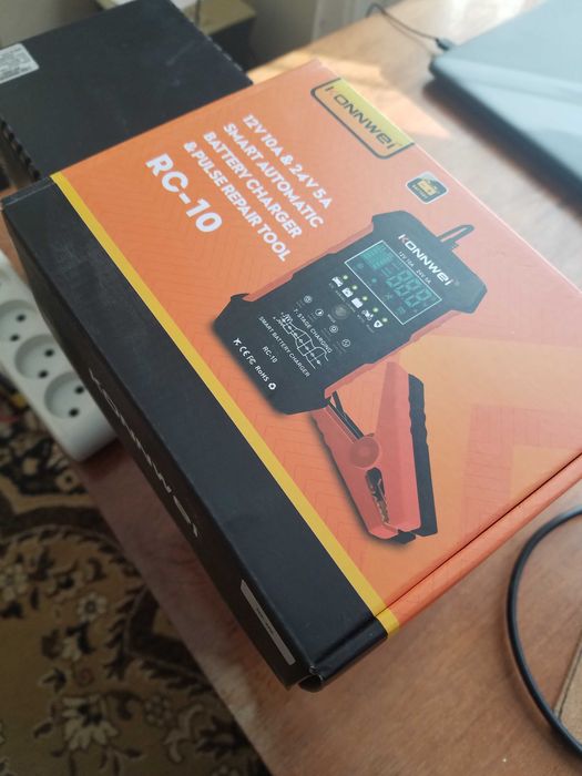 Зарядний пристрій для автомобільного акумулятора KONNWEI RC-10