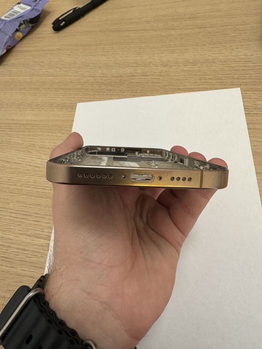 Корпус iphone 16 Pro max
