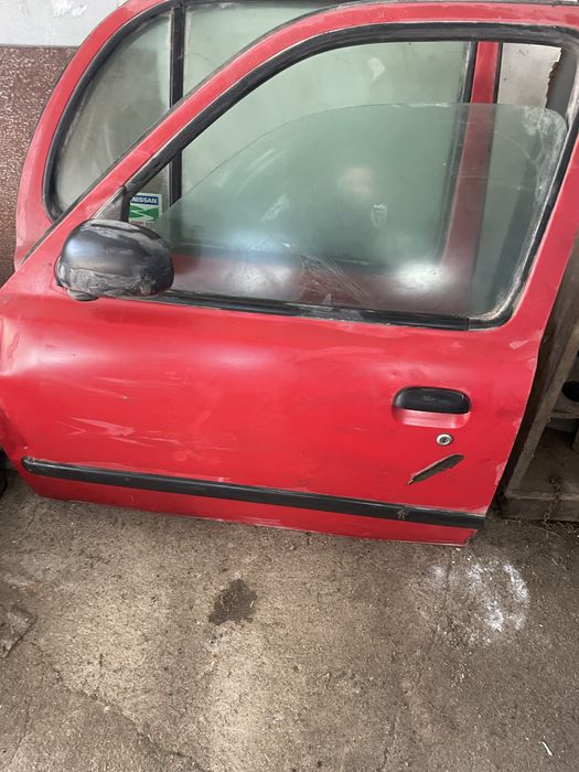 Nissan micra. Portas para venda