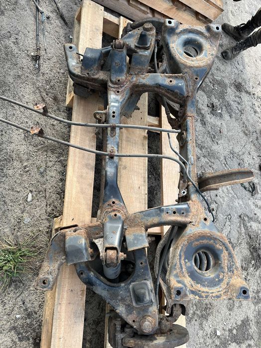 Підрамник подрамник Nissan Pathfinder R51