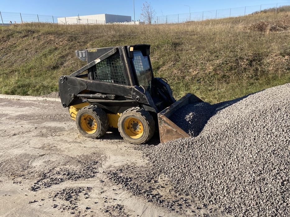 Послуги оренда міні-навантажувача
