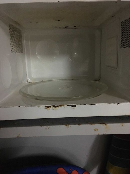 Micro-Ondas Mei a funcionar