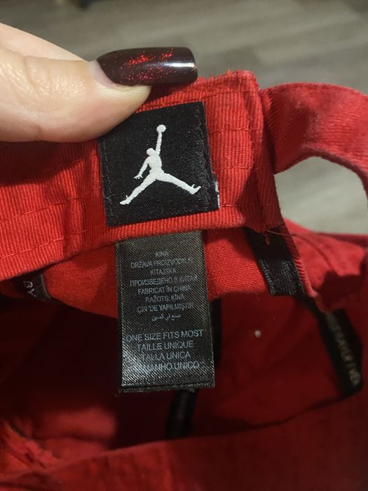 Czapka z daszkiem Jordan czerwona