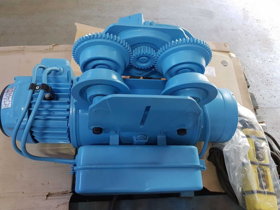 Тельфер Болгарія в.п. 0,5 тн. 6-12 метрів.