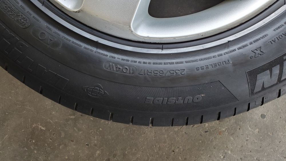 Комплект дисків з резиною