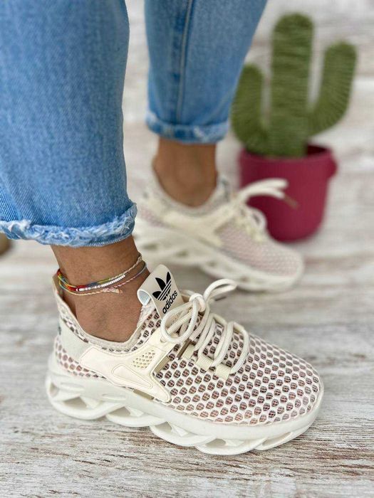 Sapatilhas disponíveis do 35 ao 41