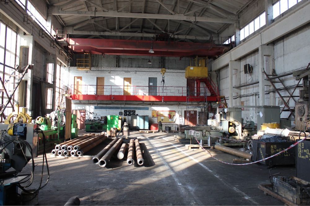 Продам Виробничий комплекс, 4294 м.кв, 1,7 Га ділянка, цеха, склад