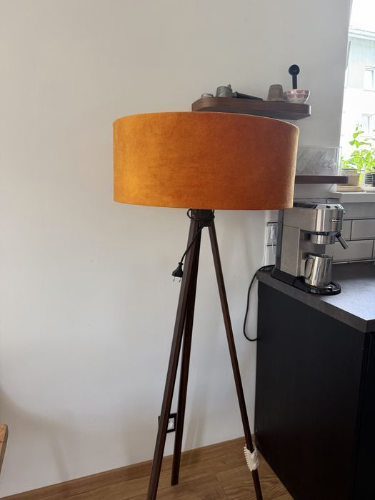 Lampa podlogowa