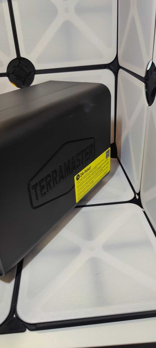 NAS TerraMaster F2-212 – Como Novo