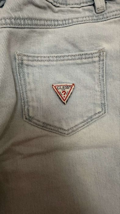 Продам джинсовые шорты GUESS