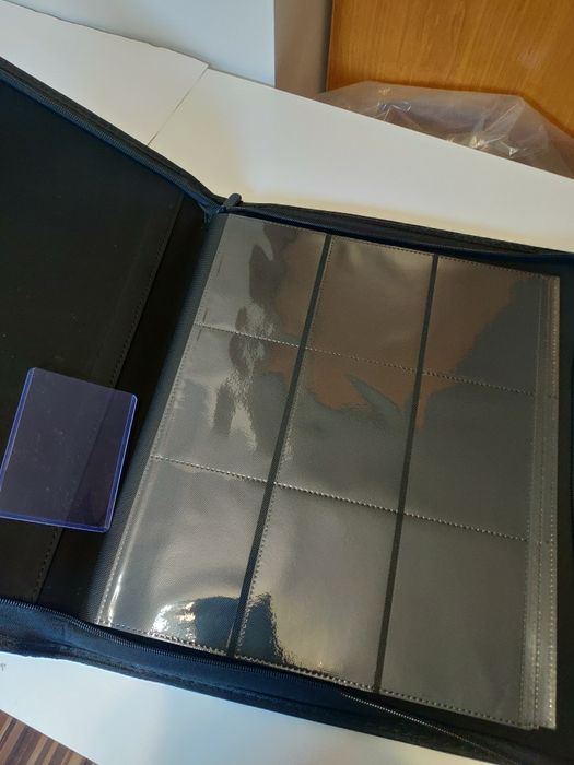 Czarny duży album na karty kolekcjonerskie toploader