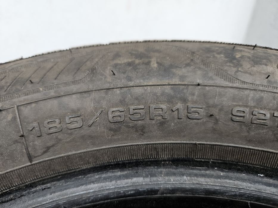 Opona Wielosezonowa Goodyear 185.65.15 92T