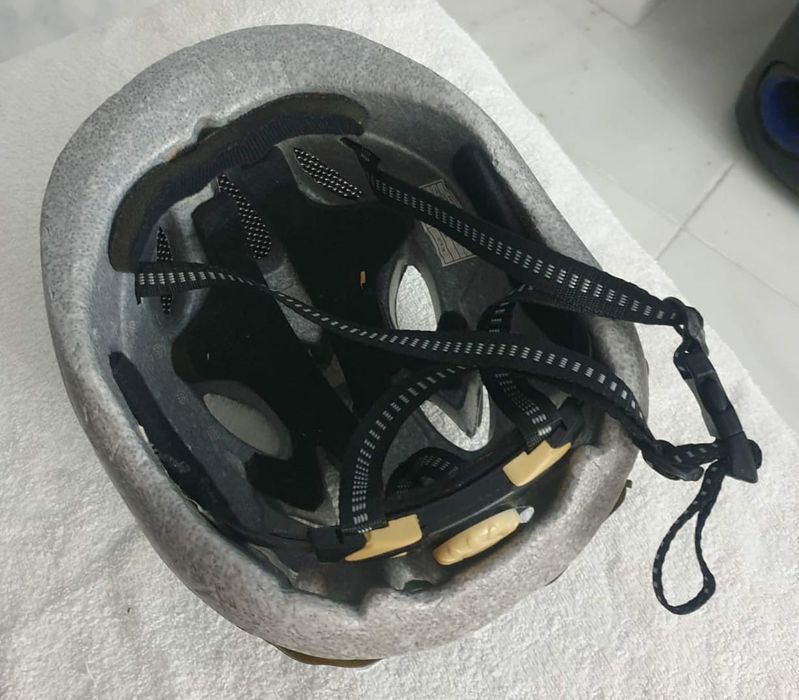 Capacete em bom estado para Skate Bicicleta etc