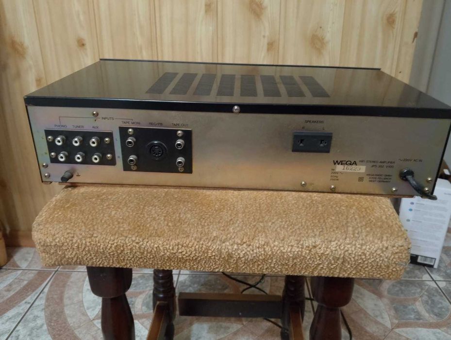 WEGA JPS 352 V 100 HiFi Stereo Amplifier