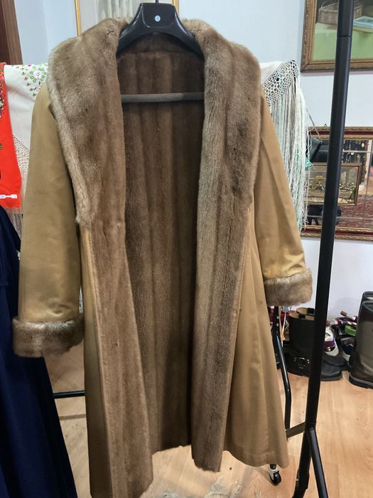 Casaco e gabardine duas peças  comprido 1,14 cm ,discrição abaixo