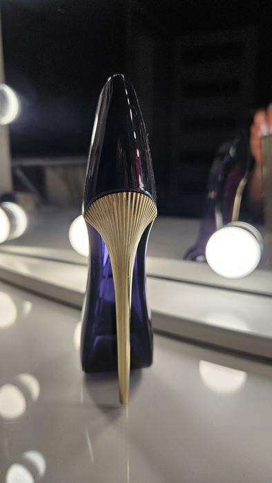 Flakon po perfumach Carolina Herrera