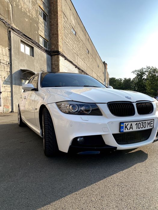 BMW E90 328xi 2010 3.0I