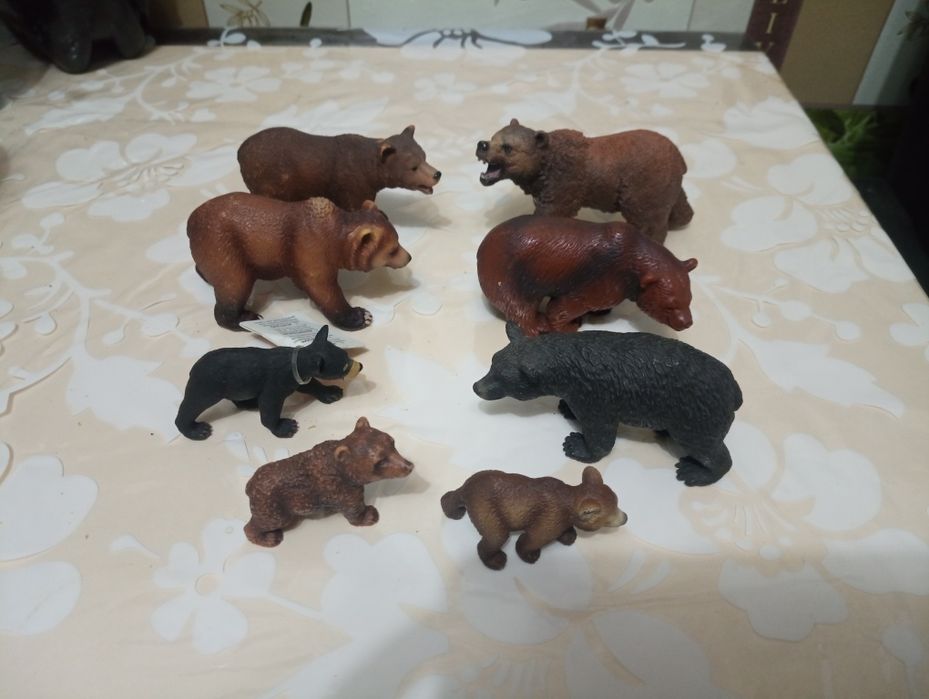 Фігурки та ферми schleich