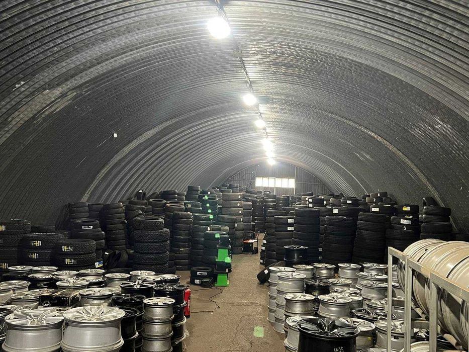 продаж комплектом літні шини 225/50 r17 hankook 2025року