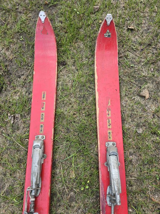 Stare narty drewniane 150 cm – retro PRL, dekoracja / kolekcja