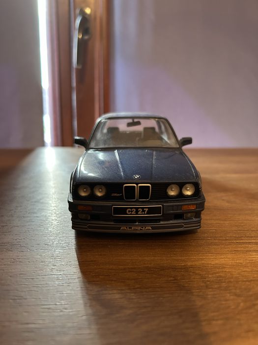 model auta 1:18 bmw alpina niebieskie
