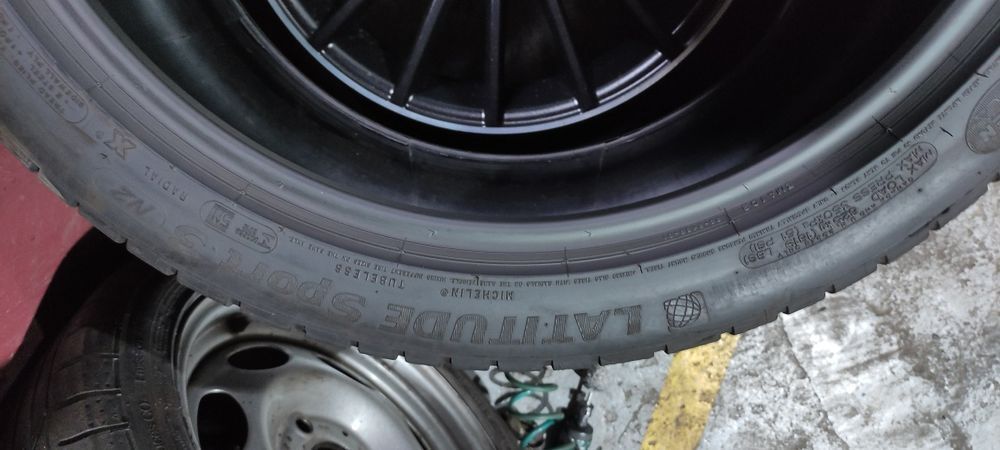 Pneus 265/40/21 semi novos