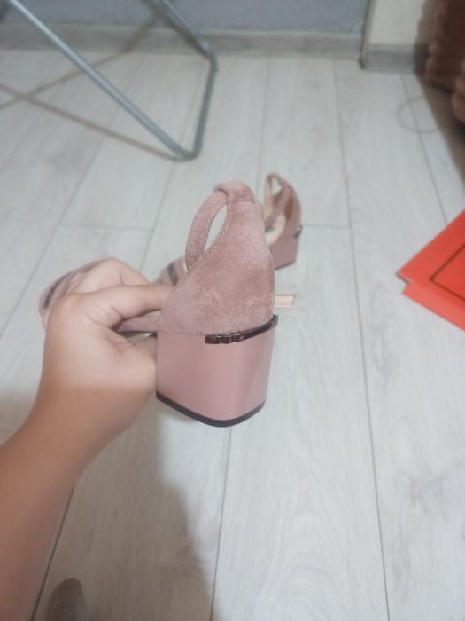 Босоніжки нові 38 розмір