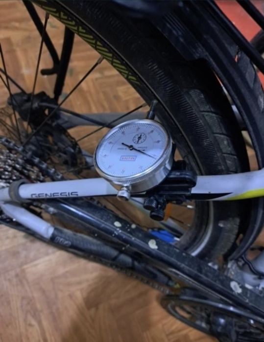 Centrownica do kół rowerowych przenośna zegarowa