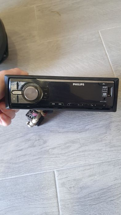 Автомагнітола Philips CEM210