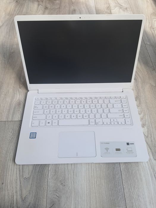 Biały laptop Asus, Intel Core i3, dysk SSD!