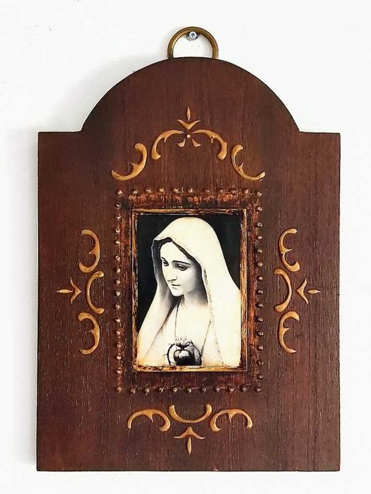 Quadro religioso em madeira com imagem em cartão de Nossa Senhora