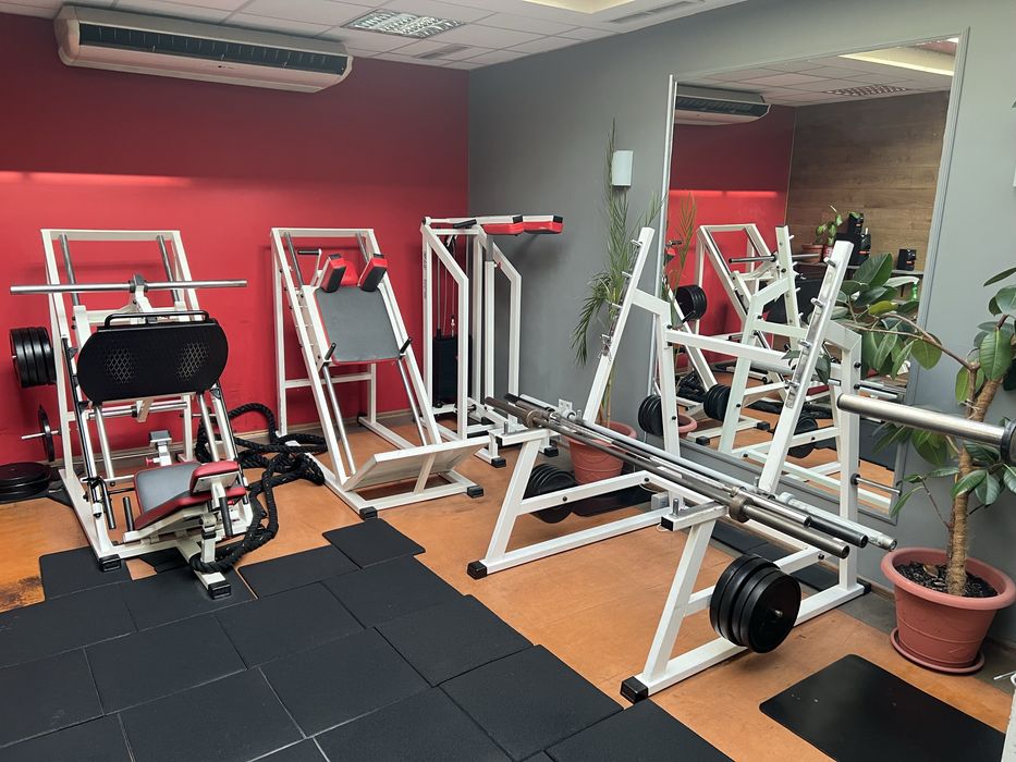 Тренажёрный зал, фитнес клуб