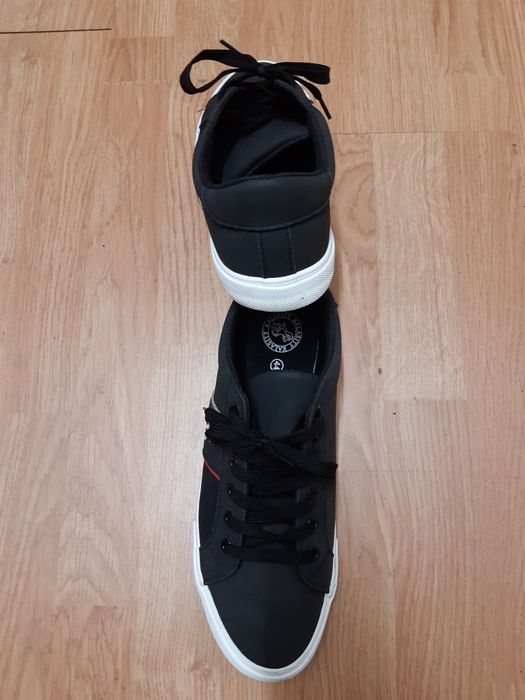 Ténis/sapatilhas novas