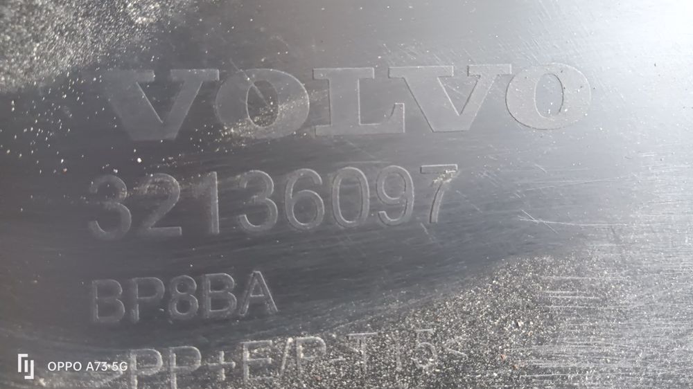 Avental de parachoques Volvo XC 40 de 2022