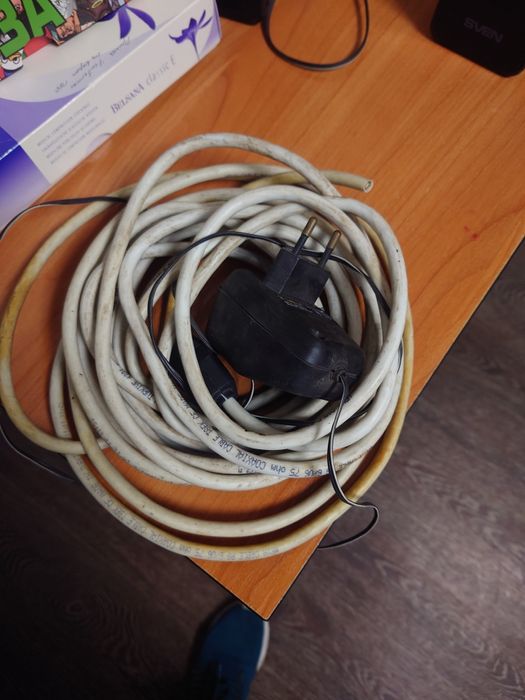 Кабелі різні HDMI, SCART-SCART, VGA, USB, антенный кабель с блочком