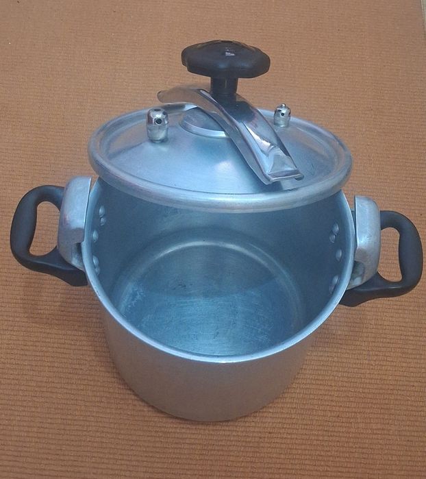Panela de Pressão CELAR - 8 Litros