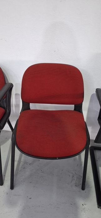 2 cadeiras vermelhas