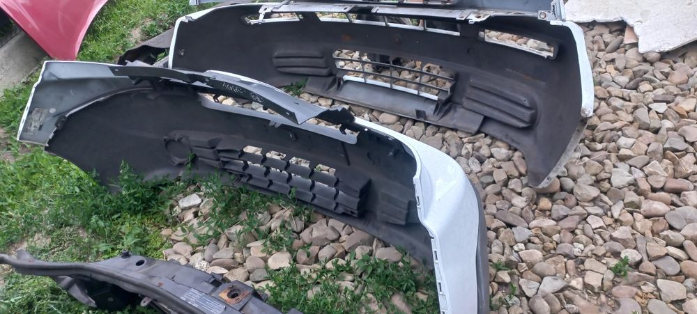 Переднє крило ліве праве Renault Trafic vivaro primastar