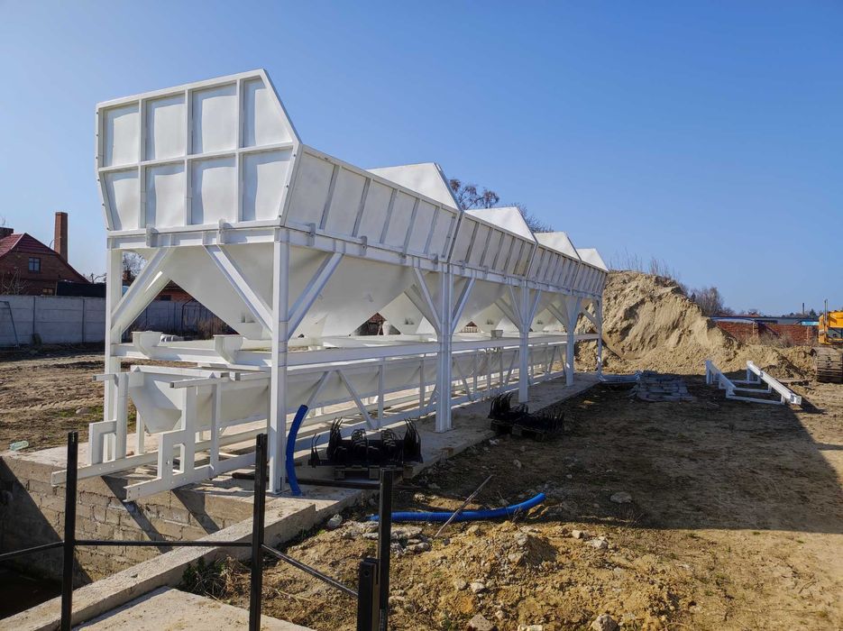 Węzeł betoniarski, zbiornik kruszywa, kosz zasypowy, kosz przyjęciowy