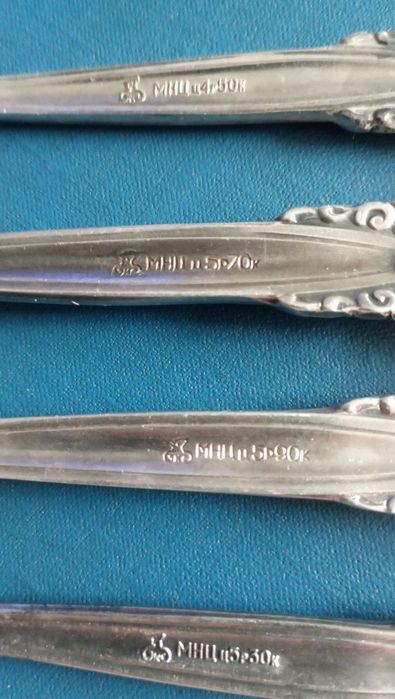 Продам набір столових та десертних приладдя мельхіор УРСР серії Троянд