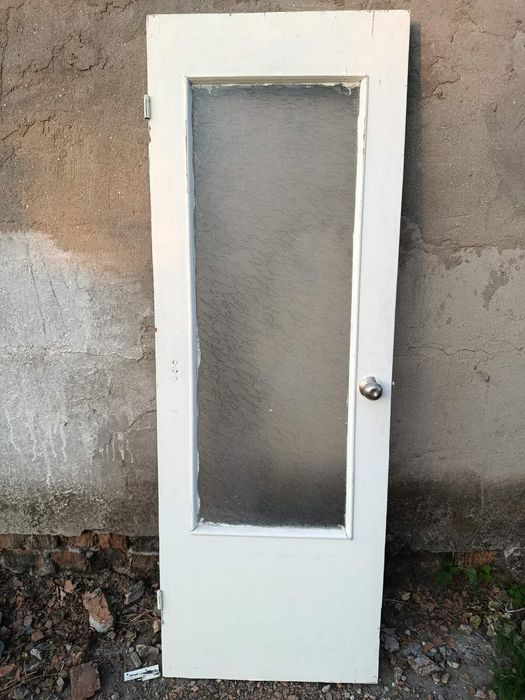 Продам двері б/у в асортименті