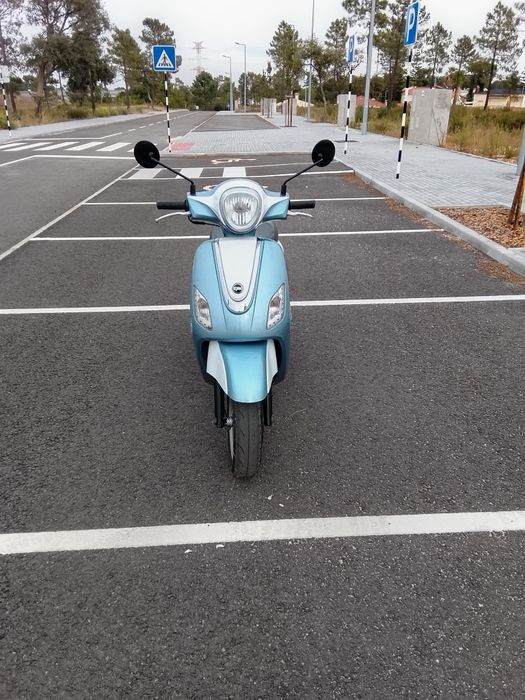 Scooter 50cc a trabalhar bem