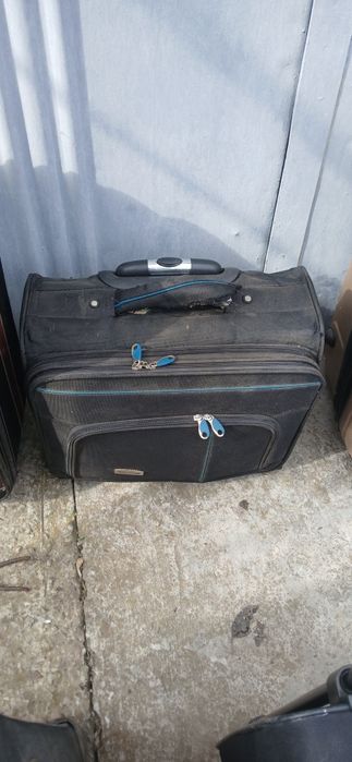 Продам чемоданы дорожные
