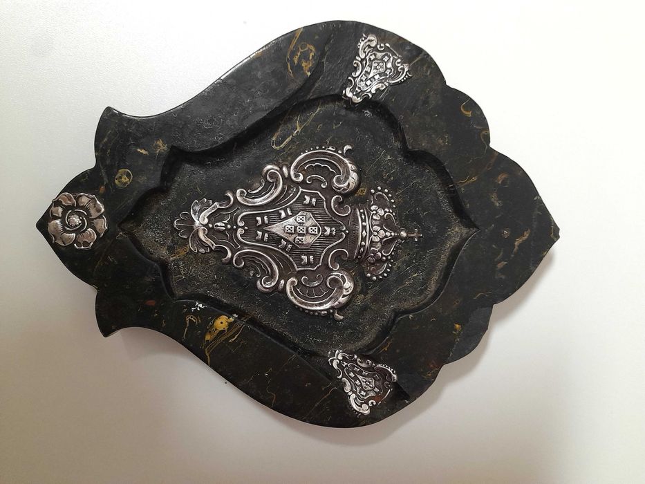 Cinzeiro antigo com brasão em prata