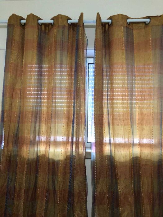 Cortinados disponível em várias cores