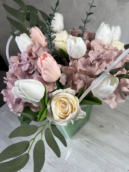 Квіткова композиція зі штучних квітів