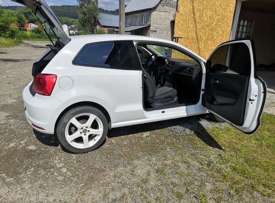 VOLKSWAGEN POLO 2017 VIN WVWZZZ6RZHY295259 фото оголошення 8 з 24