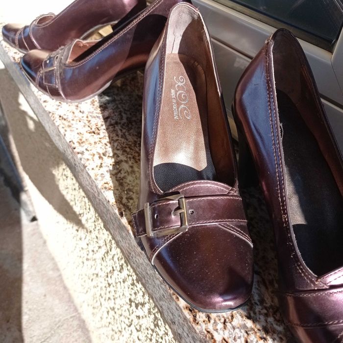 Sapatos novos em pele n.37