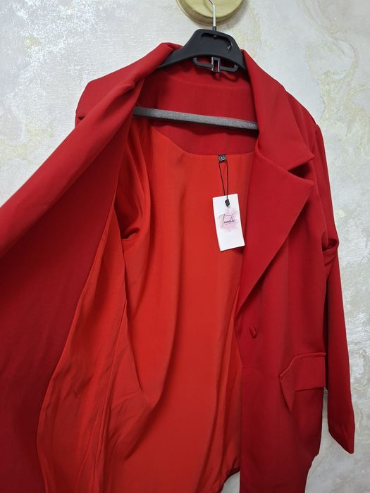Піджак жіночий червоний діловий
